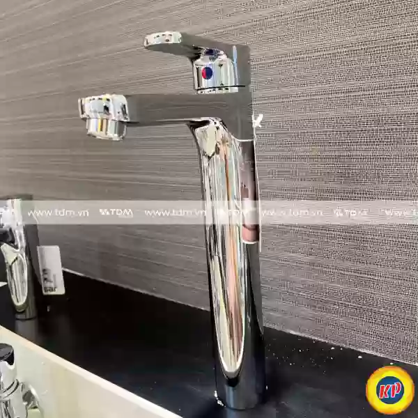 Vòi Lavabo Caesar B571CU Nóng Lạnh Cổ Cao